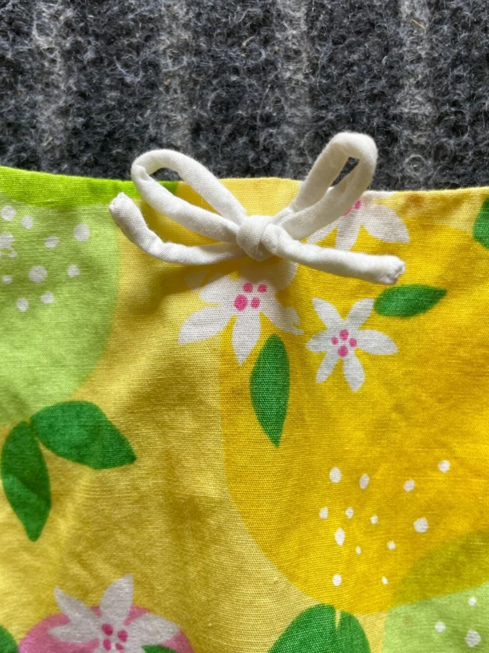 Lilly Pulitzer spaghetti strap dress. Citrus Lemonade Theme Size 4 Cotton - Picture 3 of 7